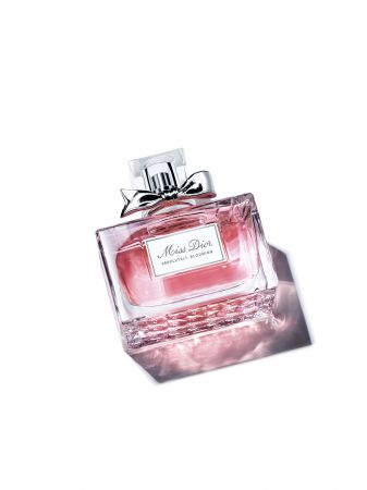 Dior 花漾迪奧精萃香氛30ml,NT2,600、50 ml,NT3,950、100ml,NT5,650。