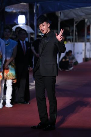 何潤東