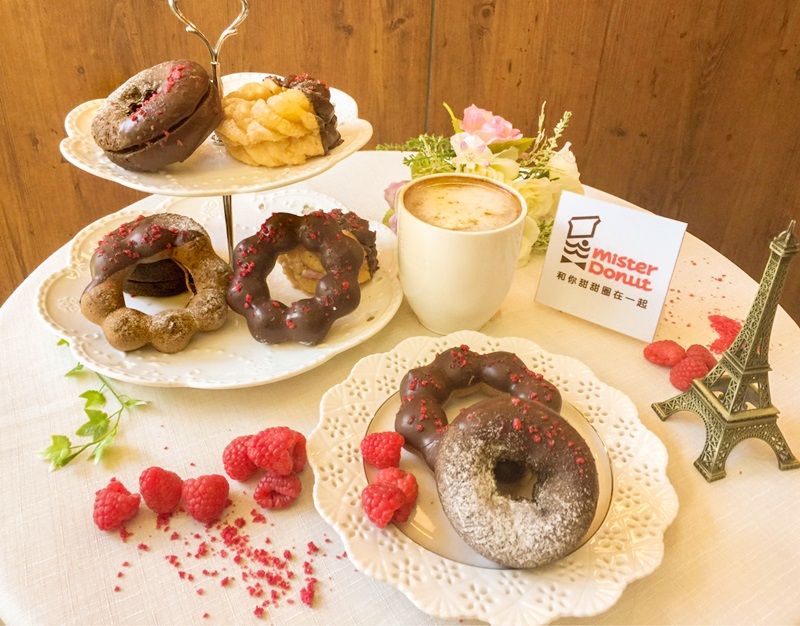 Mister Donut推出覆盆子巧克力波堤、雙層覆盆子巧克力波堤、覆盆子巧克力多拿滋、覆盆子法蘭奇等4款全新口味
