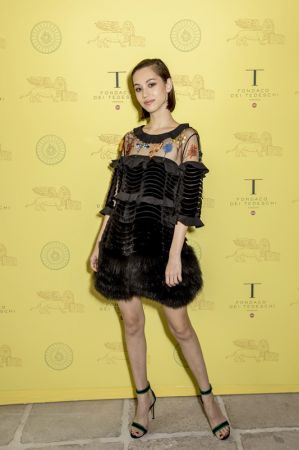 日本人氣模特兒水原希子
