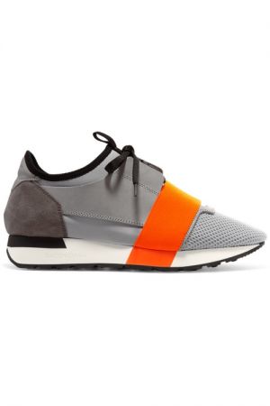 必備時尚款球鞋異材質拼接撞色球鞋,Balenciaga,NT22,000。