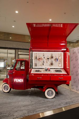 FENDI Karlito期間限定裝置