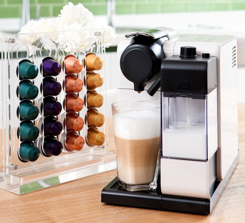 Nespresso以專業等級的Espresso聞名,還擁有24款風味獨特的咖啡,完全可以滿足欣匠和老公對咖啡的不同需求,19bar萃取出來的濃縮咖啡,尤其讓欣匠再三回味。而只要一指就能簡單獲得幸福與動力的Lattissima,實在是她生活中的良伴。