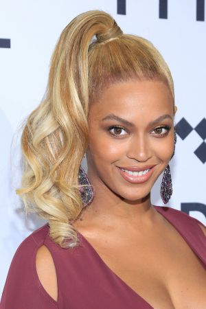 側邊高馬尾Beyoncé