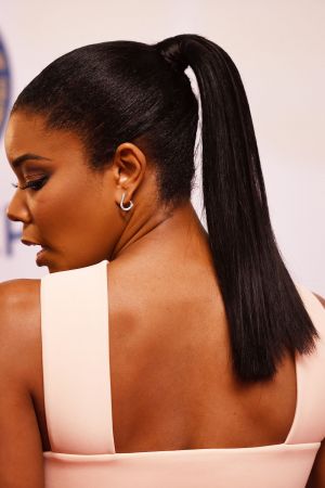 貼頭後梳高馬尾Gabrielle Union