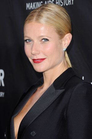 中分貼頭低馬尾Gwyneth Paltrow