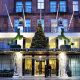 英國倫敦凱萊奇酒店Claridge's,將以英式傳統聖誕節裝飾外觀,迎接一同慶祝年末佳節的旅客。除了有豐富的聖誕早餐、飯店還會介紹旅客及時跳蚤市集旅遊地點、同時準備了私房溜冰景點戶外室內點兼具,藝廊畫展等,讓聖誕假期豐富異常。