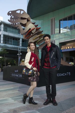 Coach Rexy 恐龍巨型裝置藝術