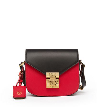 Patricia迷你型撞色款式紅寶石色肩背包NTD25,000.