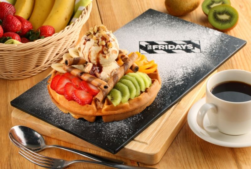 百老匯水果冰淇淋鬆餅 Fruit Waffles 售價NT$290