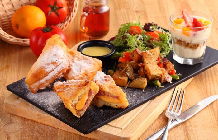 法式鄉村鑲料吐司 Stuffed French Toast 售價NT$360