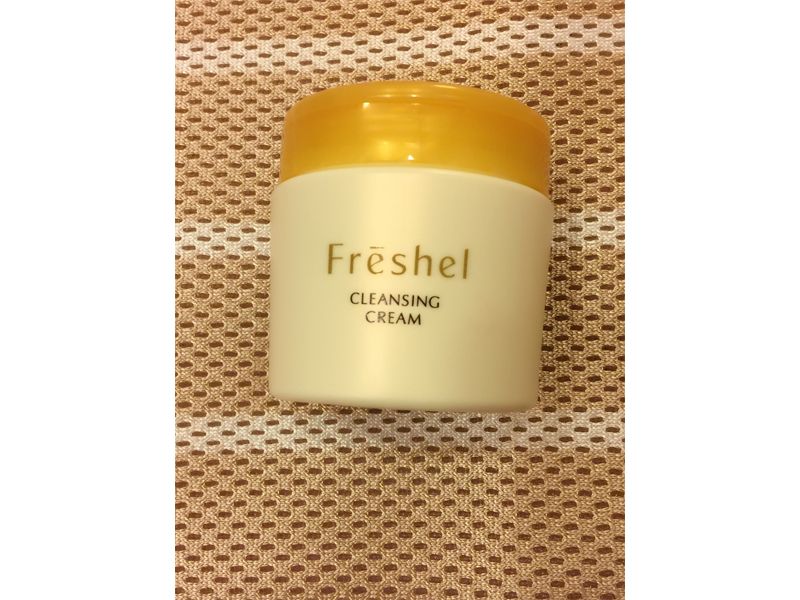 贏得絕讚口碑的日本Freshel膚蕊卸粧按摩霜。