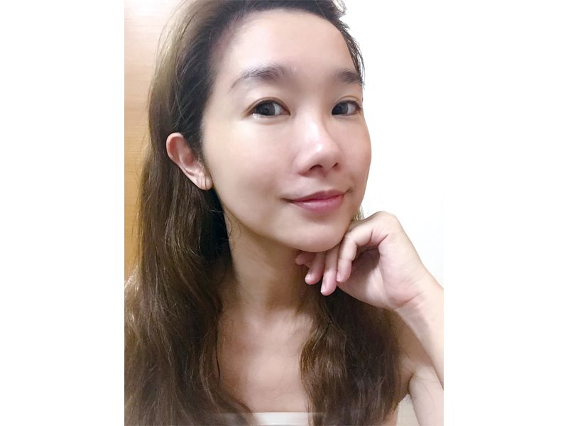 卸妝按摩後,素顏肌膚整個很柔潤透亮。