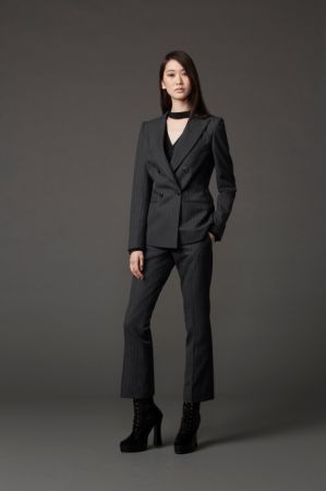 BLCAK WARDROBE 黑色衣櫥