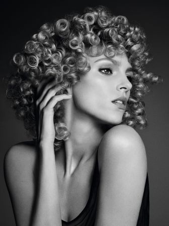 巴黎卡詩超模Anja Rubik造型 波西米亞