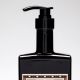 奇幻樂園沐浴油 Shower Oil 330ml /NT$980 650ml /NT$1,650將珣彩瑰麗酒瓶融入瓶身設計,以天然精油揉合黃金橄欖油、酪梨油、荷荷芭油等,溫和清潔肌膚,洗後留下迷人的花香氣,享受宛如置身天堂般的歡愉沐浴時光。