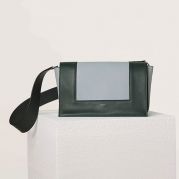 FRAME綠藍雙色光滑小牛皮肩背包$85,000