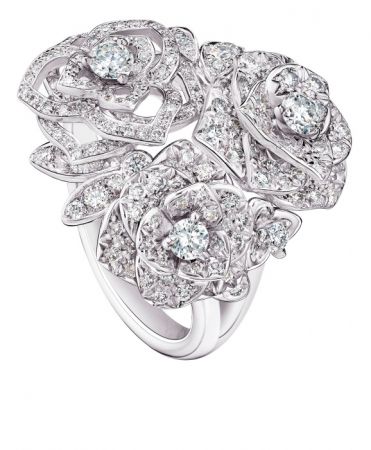 Piaget Rose 指環18K白金鑲嵌182顆圓形美鑽(約1.00克拉)G34UT953台幣參考售價530,000元