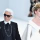▲香奈兒總監 Karl Lagerfield(左)是時尚界舉足輕重的人物。