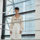 DKNY_LOOK 10_撞色拉繩連帽外套_$18,690_N465036AGA 鉛白色腰帶短褲_$16,990_N464043AFA