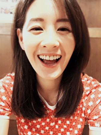 現在同時扮演媽媽、太太、女兒的角色,曾愷玹在忙碌的生活中仍堅持「愛自己」,就像她所說:「每天都要讓自己開開心心,老公、小孩才會開心。」