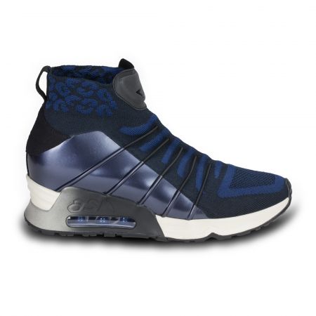 Life 高筒氣墊運動鞋 NT. 10,580