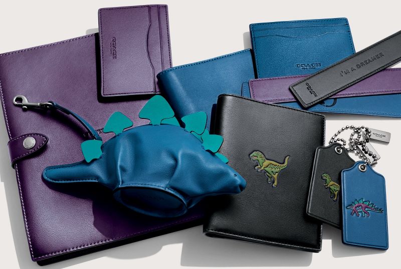個性感十足的藍、紫、黑色調Coach 75週年Holiday 系列, 中性俐落特質非常吸引人