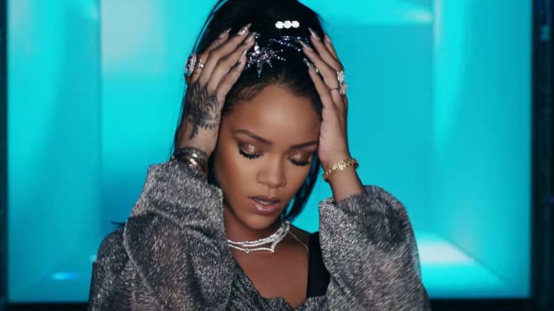 Calvin Harris - This Is What You Came For (Official Video) ft. Rihanna