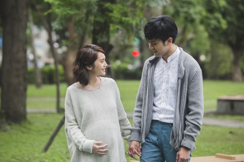丞琳將掙扎於人生A、B方案的鄭如薇,詮釋得細膩動人。