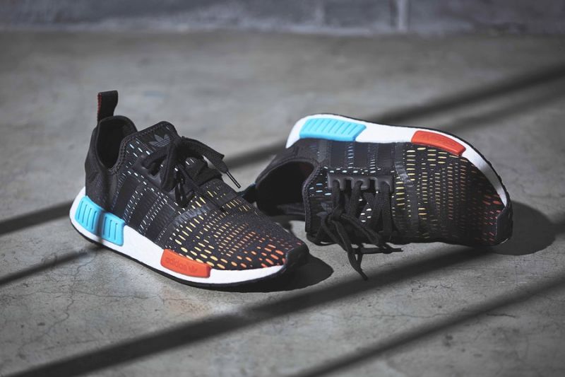 adidas Originals NMD_R1 情境圖(男女鞋款)_NTD5,890