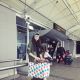 旅行裝備配上最新款的Louis Vuitton X Marc Newson工業風行李箱,以及LONGCHAMP X Jeremy Scott的帝國大廈冰棒手袋