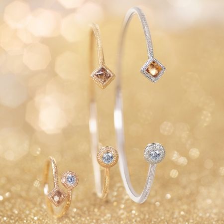 DE BEERS Talisman 系列Core鑽石戒環 NTD 68,000; Talisman 系列 Core 黃K金鑽石手環 NTD 114,000; Talisman 系列 Core 白K金鑽石手環 價格店洽