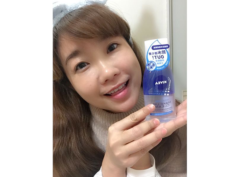 口碑超讚!防水型眼妝也能輕鬆卸除。