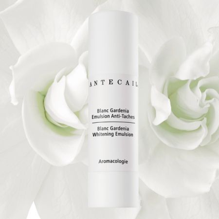 香緹卡Chantecaille梔子花美白精華乳,$6,400/50ml。2017年1月正式上市