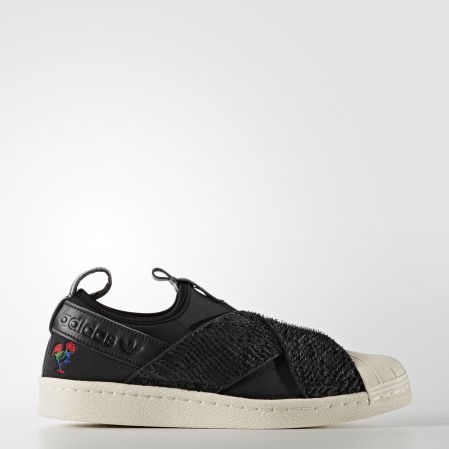 adidas Originals SUPERSTAR SLIP-ON NTD3,890_女鞋款__BB31201月18日上市。