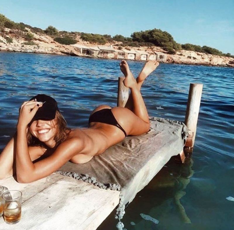 Alexis Ren