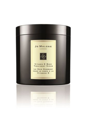 Jo Malone London維他命E身體磨砂,NT 1,095。(2月上市)