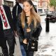 雅瑞安娜 Ariana Grande / 身高:153公分身材超嬌小的雅瑞安娜有著甜美長相以及絕佳歌喉,舞台上的造型總帶點性感氣息的她,下了舞台之後的日常服裝也不忘展露一點小性感。時常穿著窄管褲的她很聰明的總會順勢搭配高跟鞋,塑造更完美的身材比例,也讓身材看起來更性感。