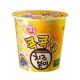 韓國不倒翁(OTTOGI)也是韓國泡麵領導品牌之一。旗下超強的風味麵,除了經典辣炒年糕,炸醬風味的炒碼麵外,起司風味乾拌杯麵和番茄義大利麵都是異國風情創意麵。香濃的不倒翁起司風味乾拌杯麵有香濃的切達起司粉和Q彈有嚼勁的特製麵體,而且沒有調理油包不會弄得油膩膩的。只要將杯蓋撕至虛線,倒入沸水至杯麵內緣標示線,蓋上杯蓋待4分鐘後,打開杯蓋將麵攪拌均勻,蓋上杯蓋。接著用筷子戳杯蓋上4個瀝水孔,將水瀝掉後再放入調味料攪拌均勻,即可享用,最適合繁忙時間補給體力了。