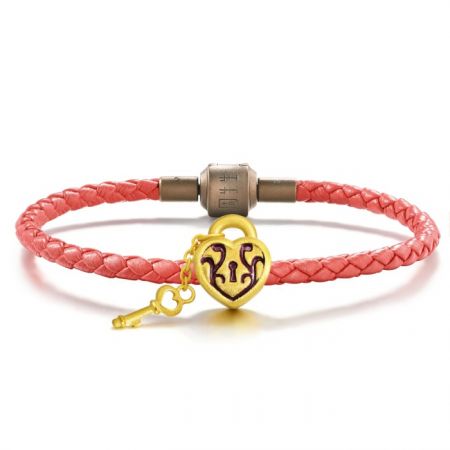 點睛品 Charme「愛情系列」足金吊墜 NT$7,500