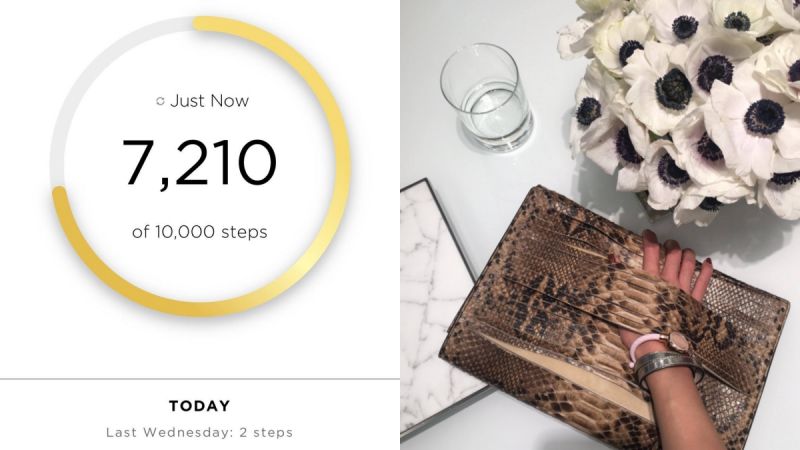Day 72月15日,星期三接著就去Michael Kors showroom看早上秀上的單品,其中這個蛇紋包挺特別的,表面切割成非常多橫條狀,手拿時可以自由穿入。