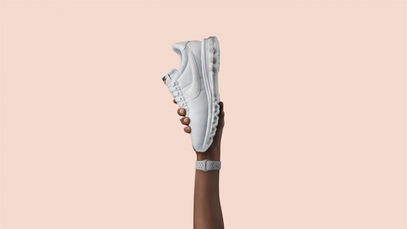 Nike Air Max LD-Zero這雙LD-Zero由日本傳奇街頭服飾設計師藤原浩(Hiroshi Fujiwara)為2016年Air Max Day設計,採用了1970年代Nike LD1000鞋款為靈感的簡約鞋面設計,並搭配2006年首次問世的Air Max 360氣墊科技。