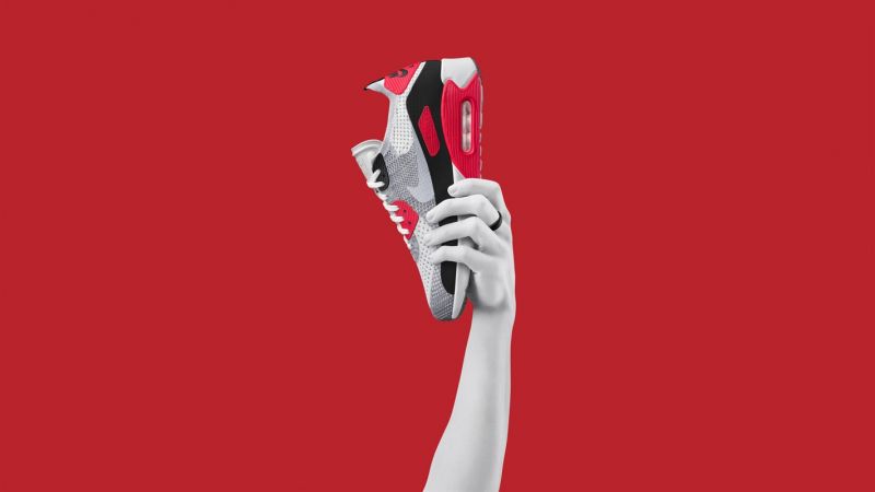 Nike Air Max 90 Ultra FlyknitAir Max 90 OG以鮮艷配色聞名,而全新中空鞋底能夠減輕重量,增加舒適性。