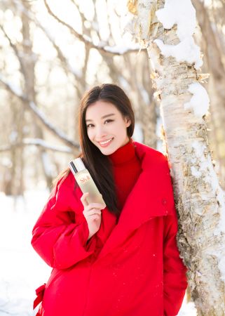 領中國知名女演員 倪妮