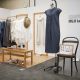 MUJI Labo系列作為品牌實驗性(LABORATORY)服飾,今年攜手日本設計師—尾花大輔、堀内太郎帶來全新設計,強調基本款且符合個人風格的穿著方式。 (限定門市販售:微風、統一時代、台中)