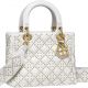 Lady Dior 拿鐵白色小羊皮鉚釘綴飾籐格紋大型款提包NT$165,000