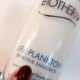 「奇蹟活源乖乖乳」,英文品名很清楚的標示「sensitive emulsion」(敏感性肌膚的乳液),指的並不是只給敏感肌使用,而是當肌膚出現一些敏感的狀況,具有穩定健康的作用。