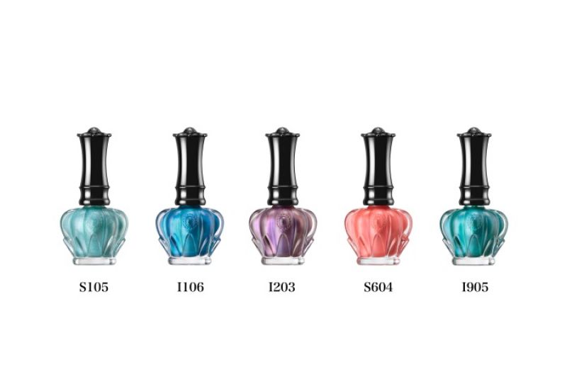 Anna Sui 迷魅花漾美甲油,NT$520(5色)
