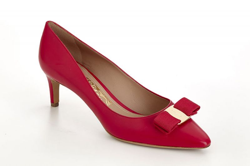 Vara Chic系列紅色牛皮低跟鞋NT$24,900