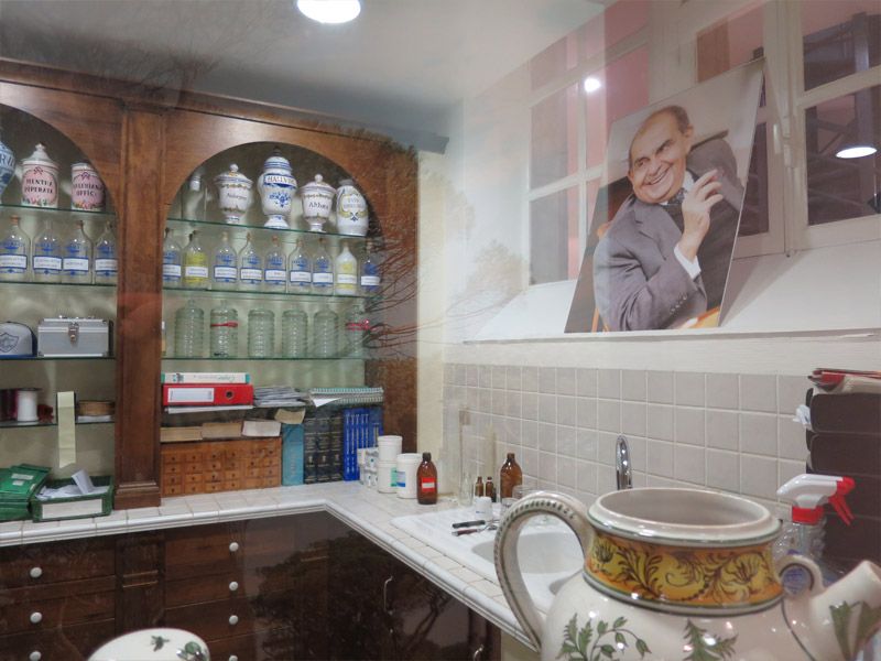 小編親自前往法國西南法,探訪皮耶法柏先生的第一間藥局,裡面還保有植物藥典學理的相關調配實驗室。